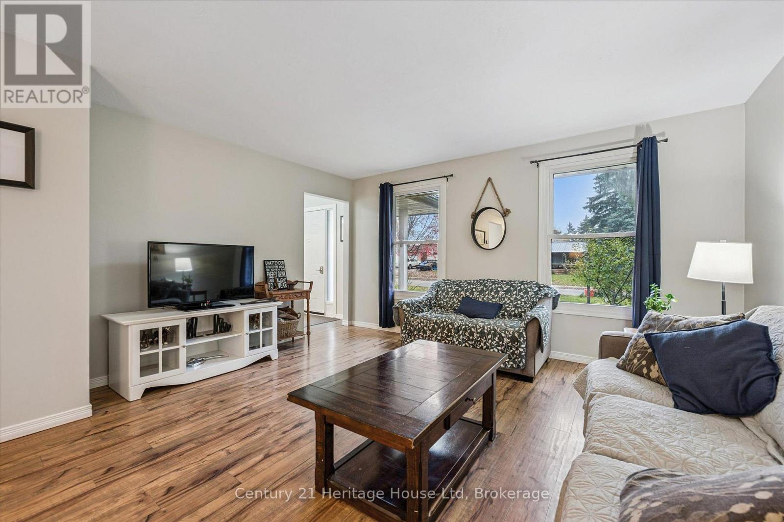 653 PERRY STREET - Image 7