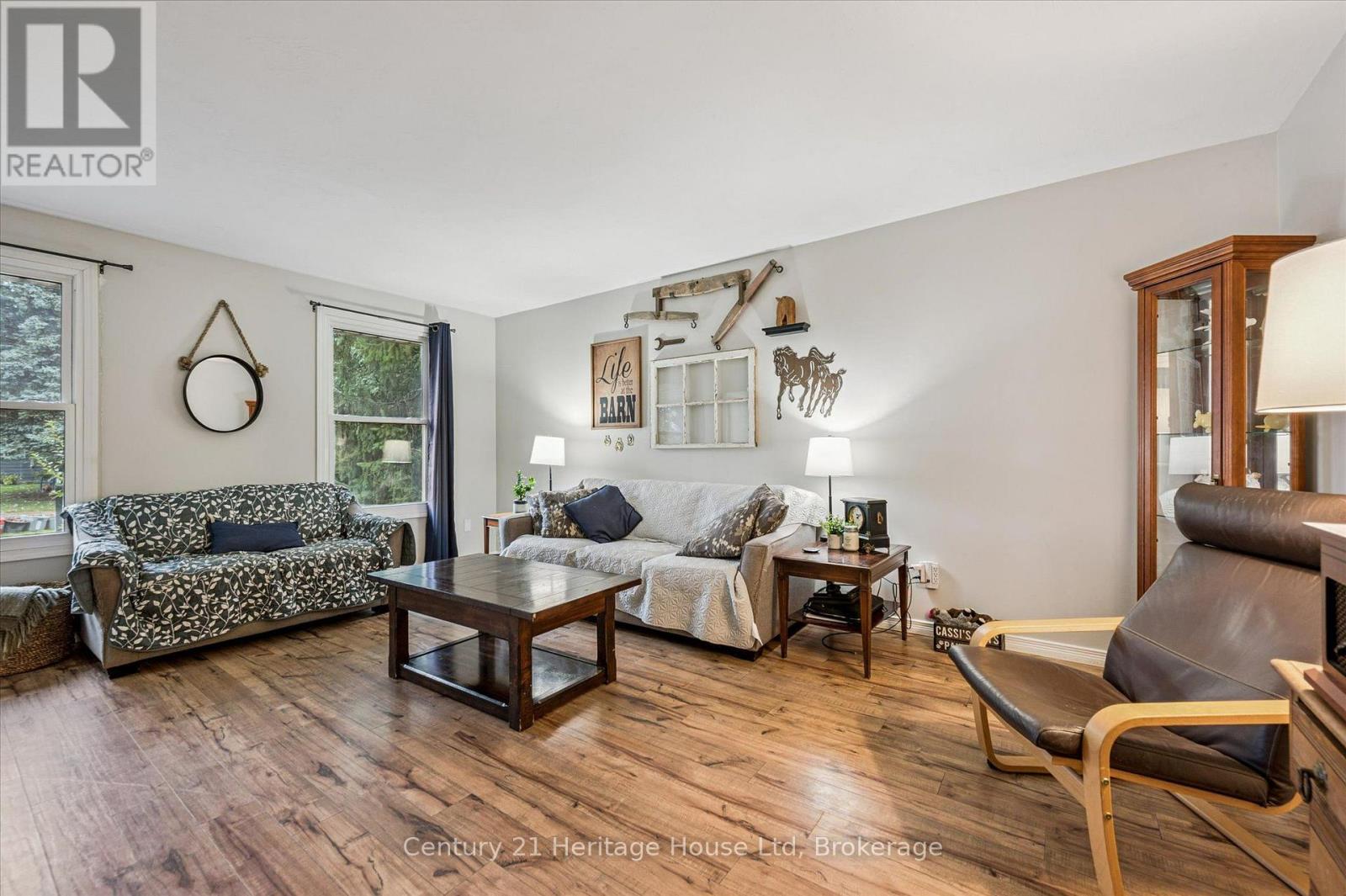 653 PERRY STREET - Image 8