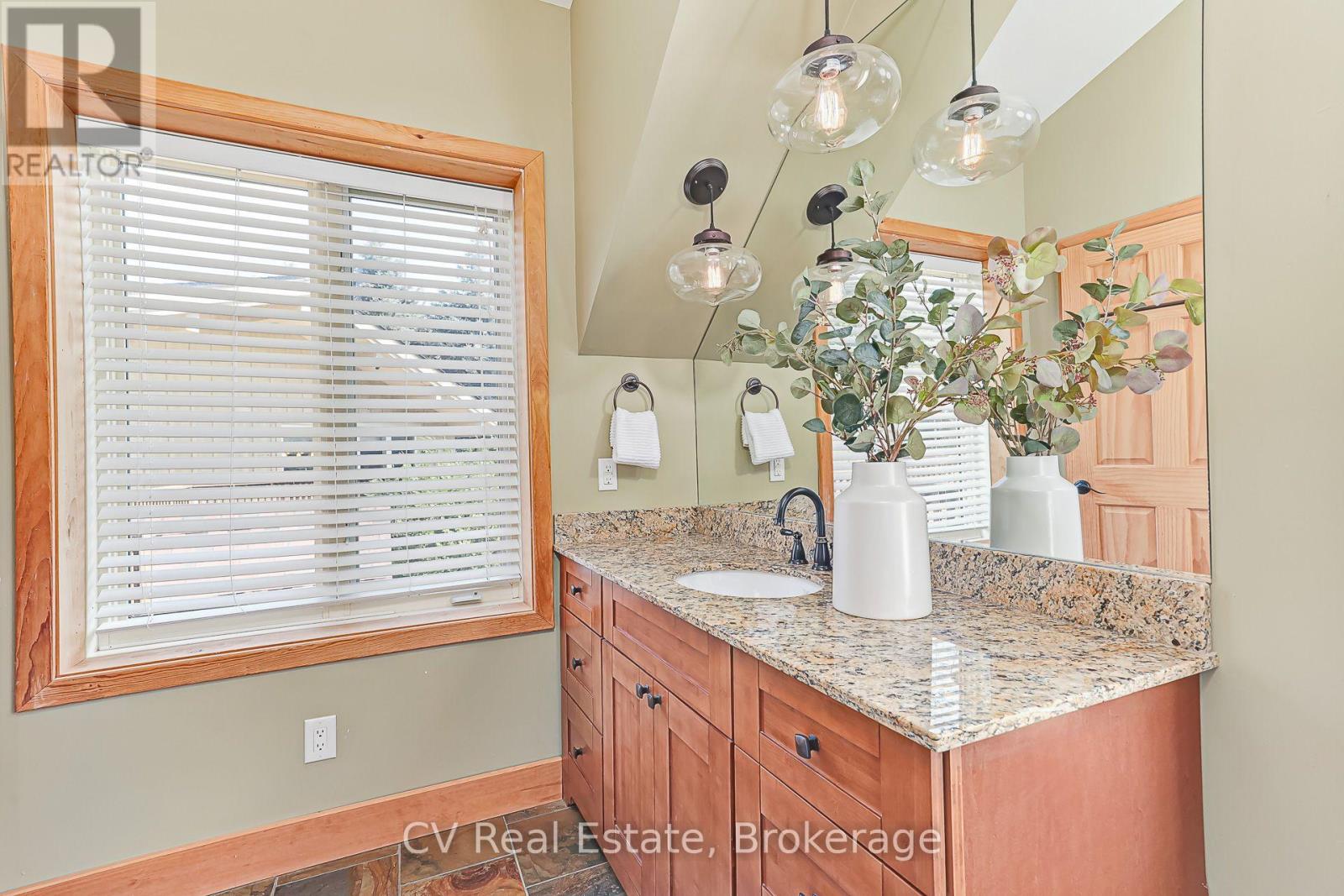 156 CHAMONIX CRESCENT - Image 36