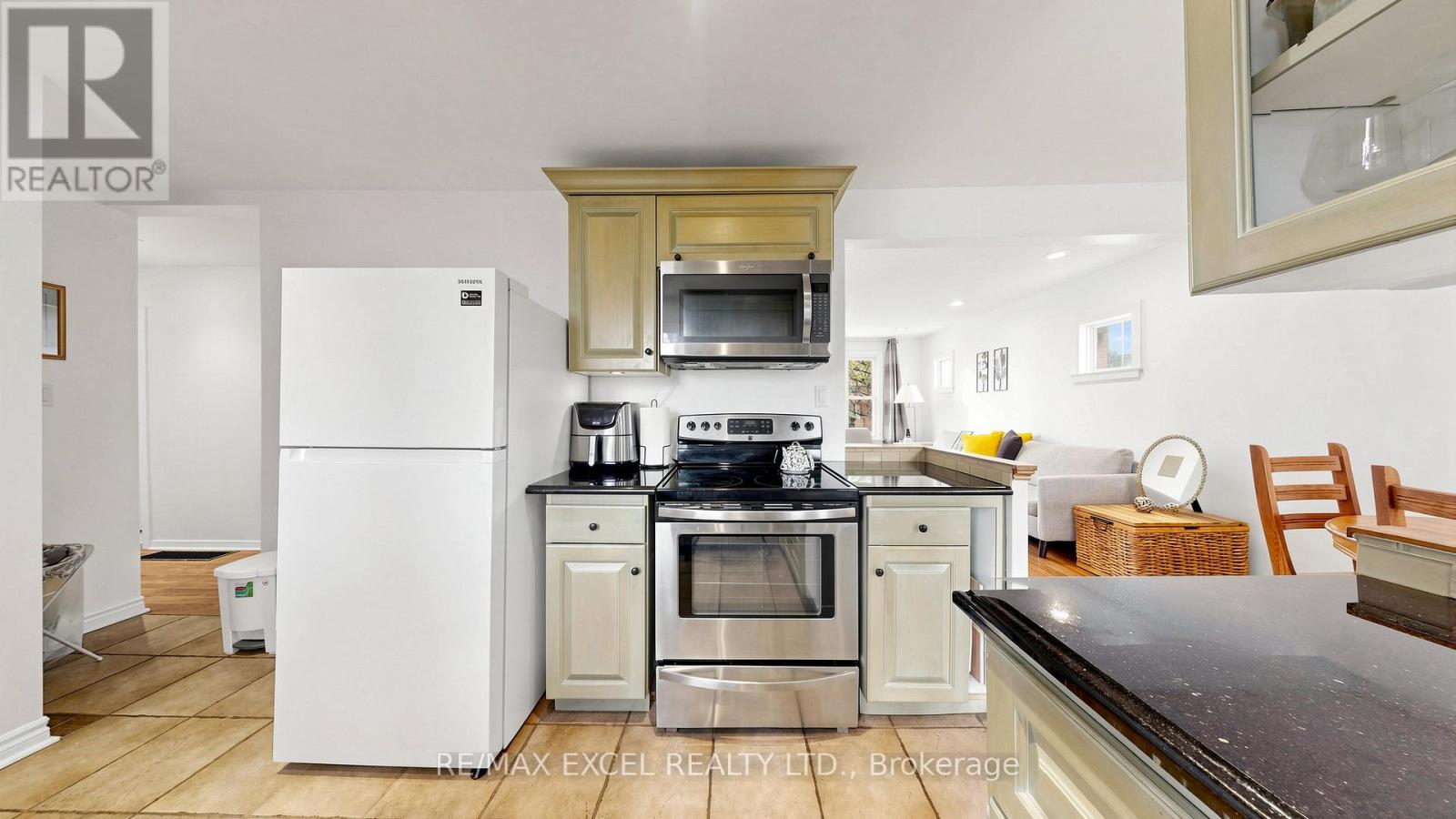 2 HUGHES STREET - 13