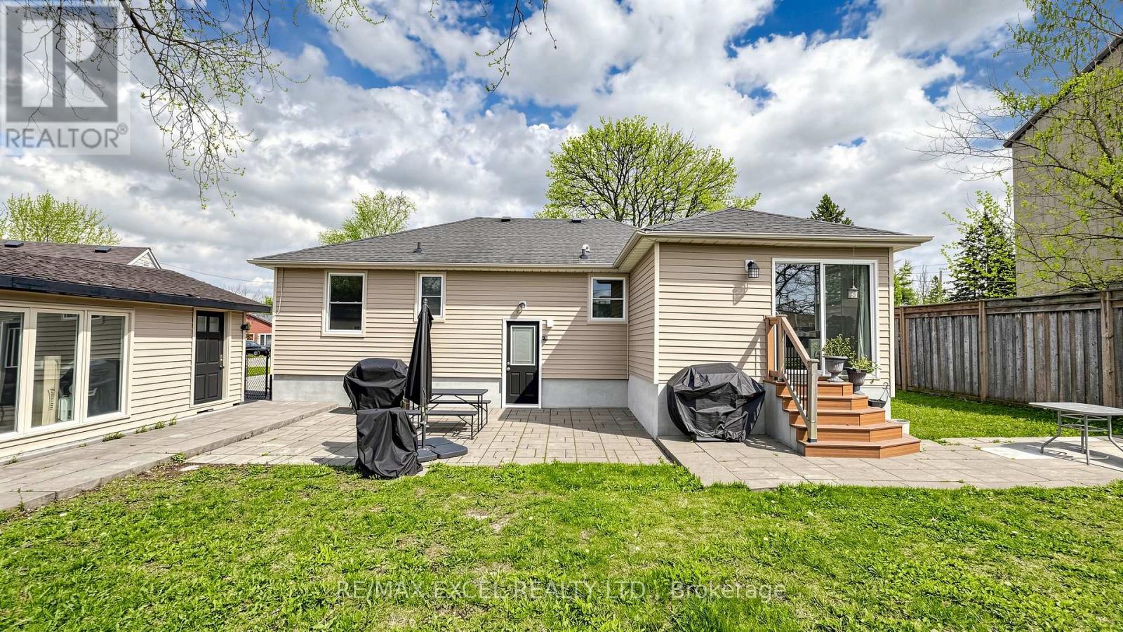 2 HUGHES STREET - 42