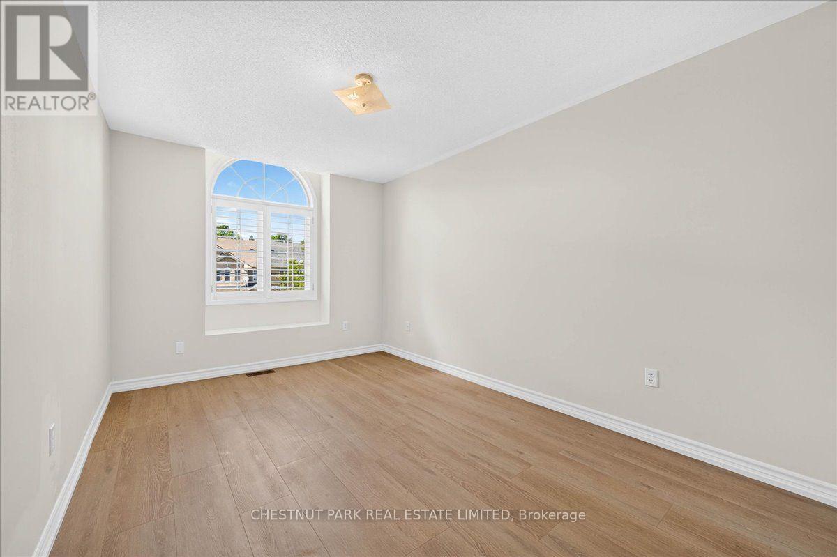 241 BANBROOKE CRESCENT - 24