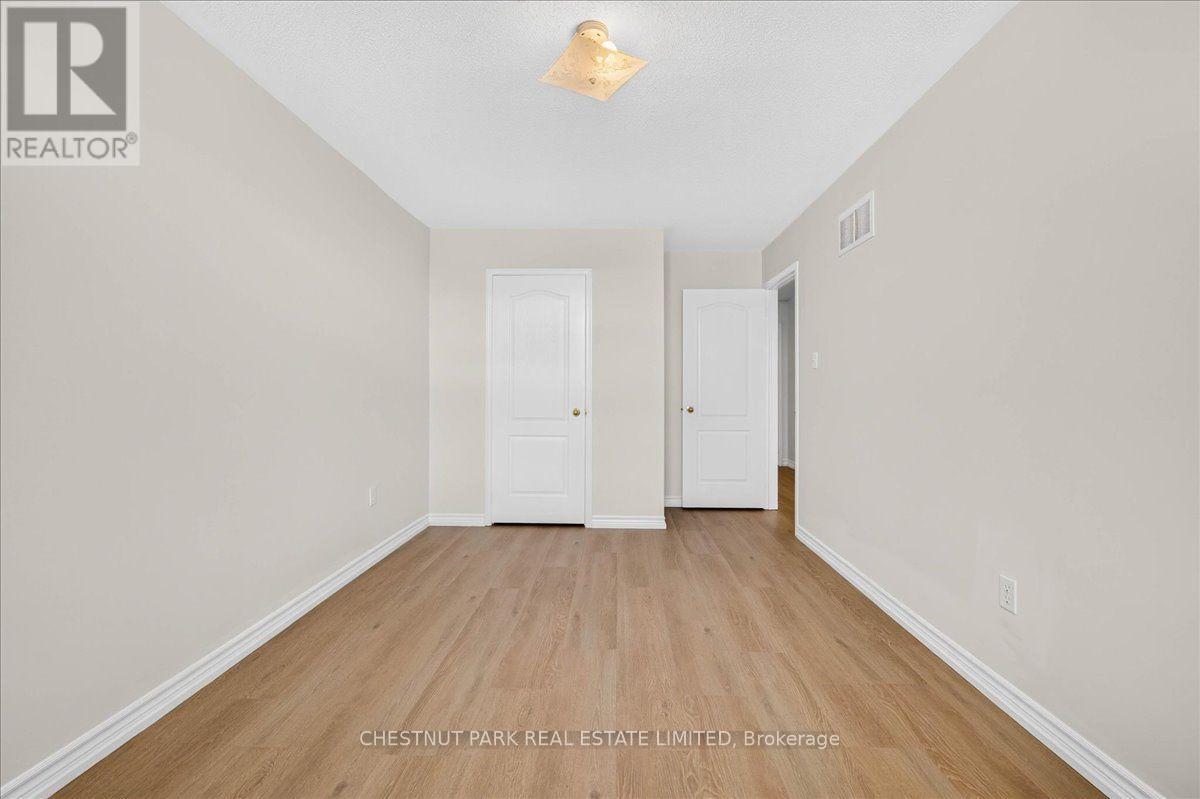 241 BANBROOKE CRESCENT - 25