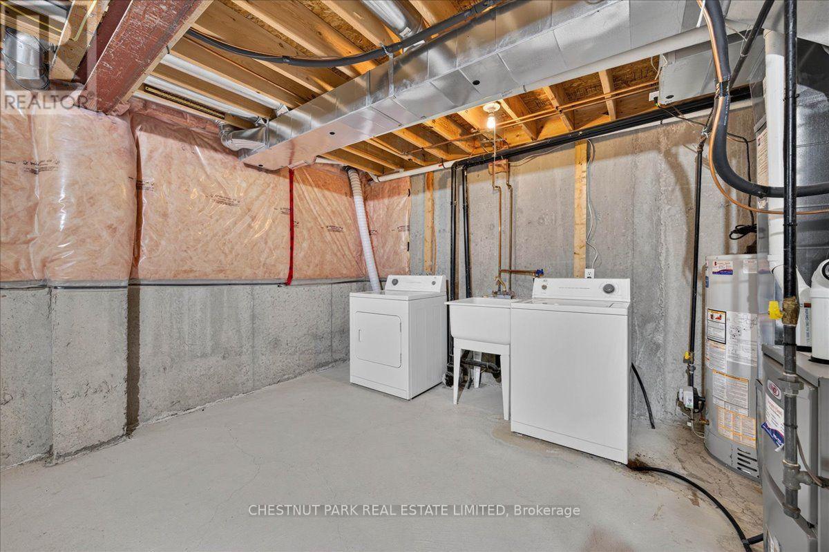 241 BANBROOKE CRESCENT - 32
