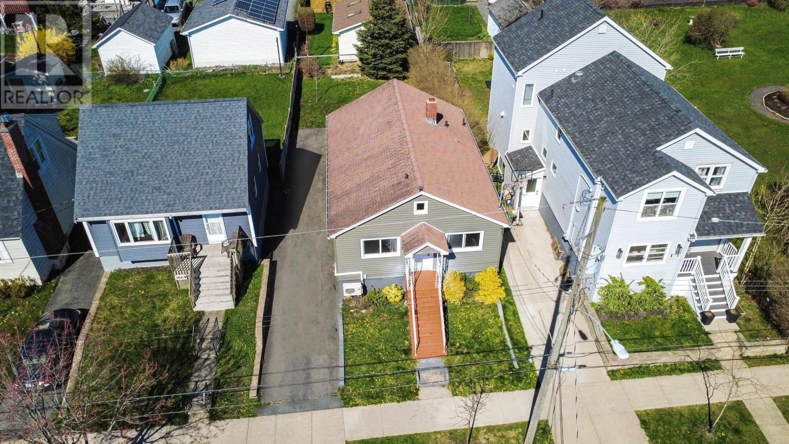 Property 24 of 45 of 3667 High Street