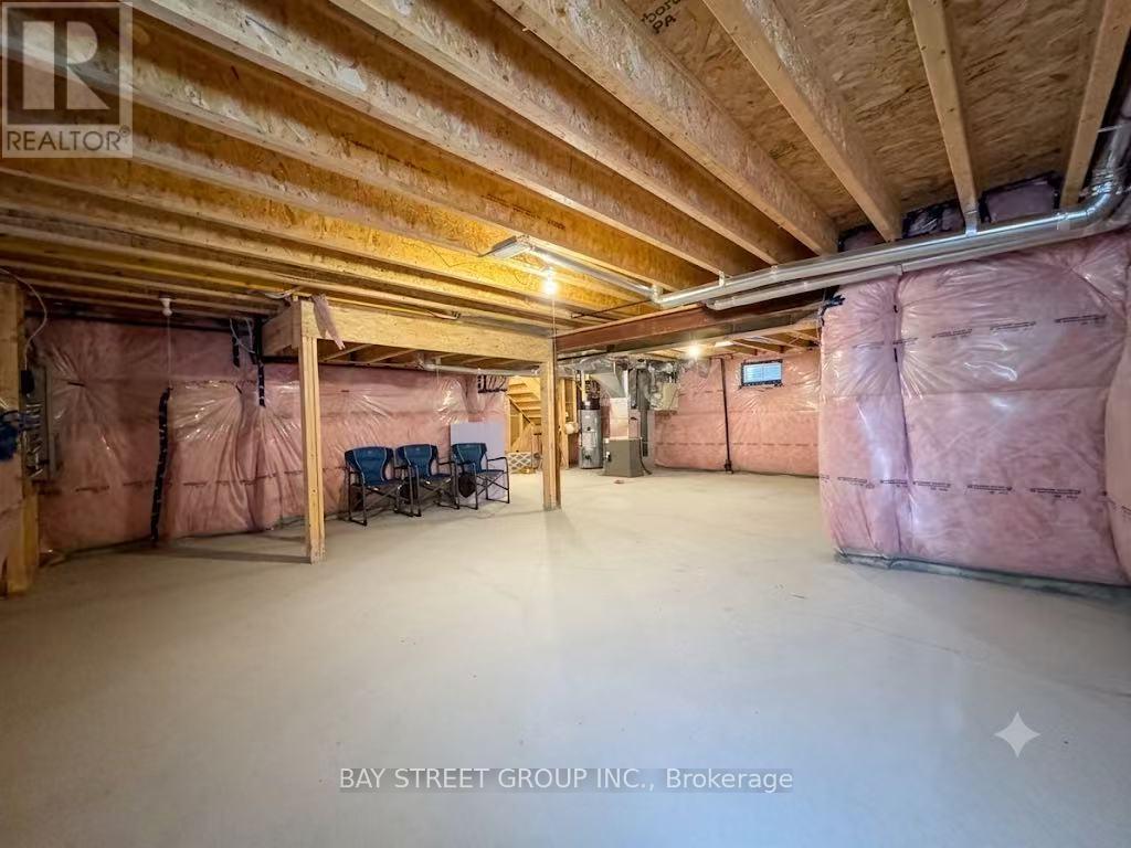 27 SAMUEL CRESCENT - 37