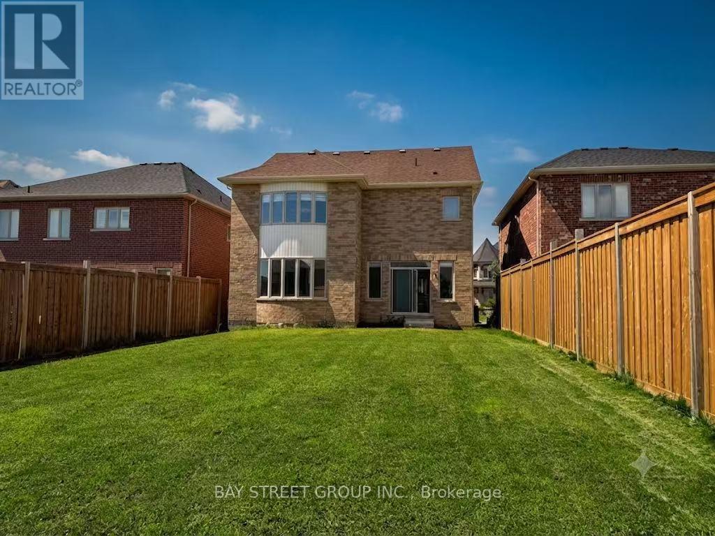 27 SAMUEL CRESCENT - 40