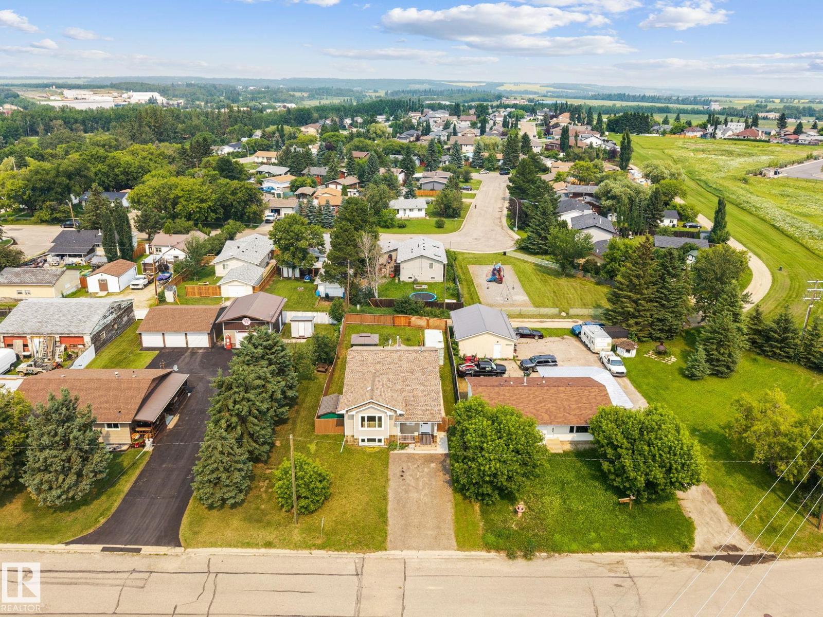 4712 48 ST - Image 32