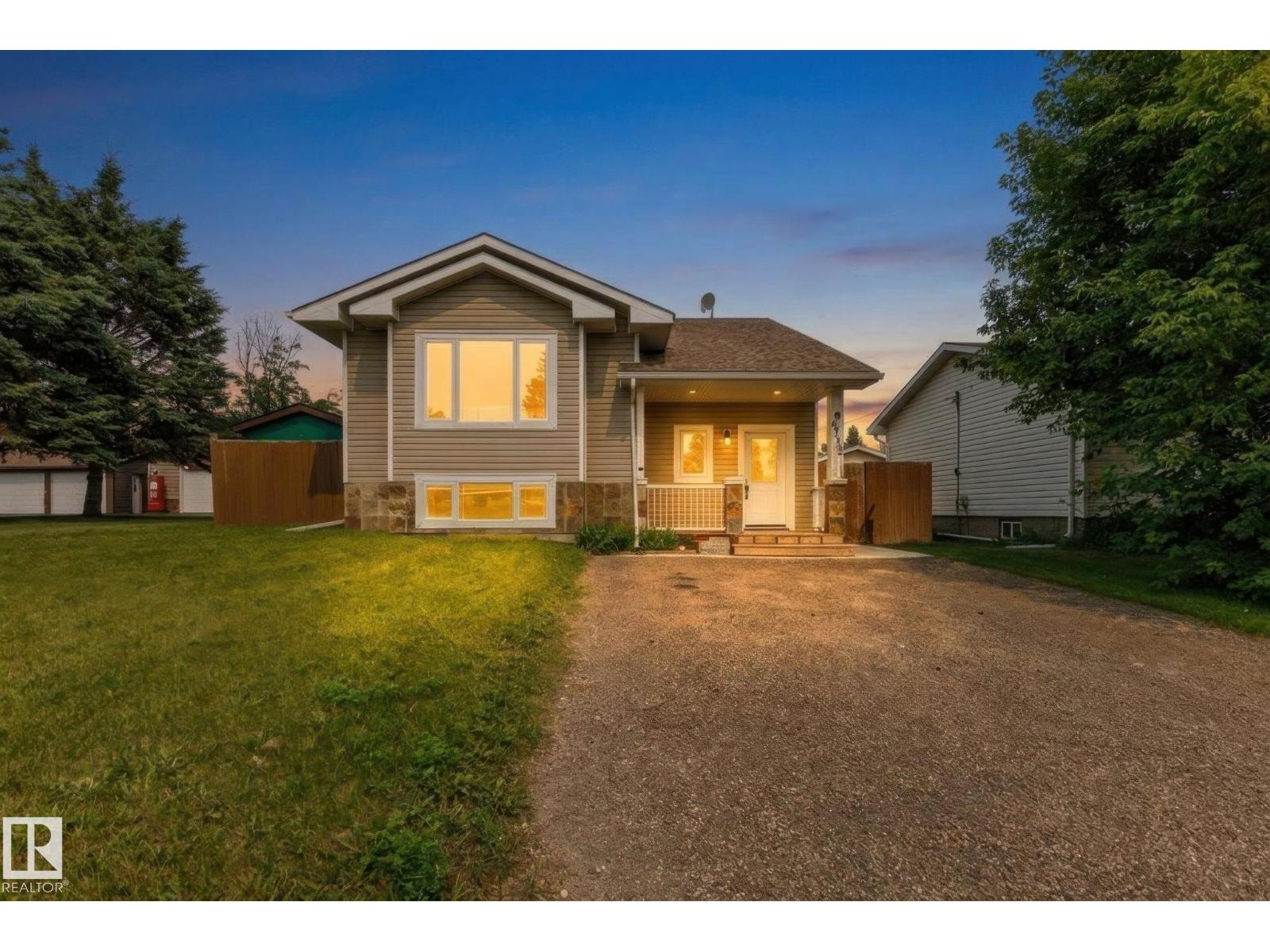4712 48 ST - 33