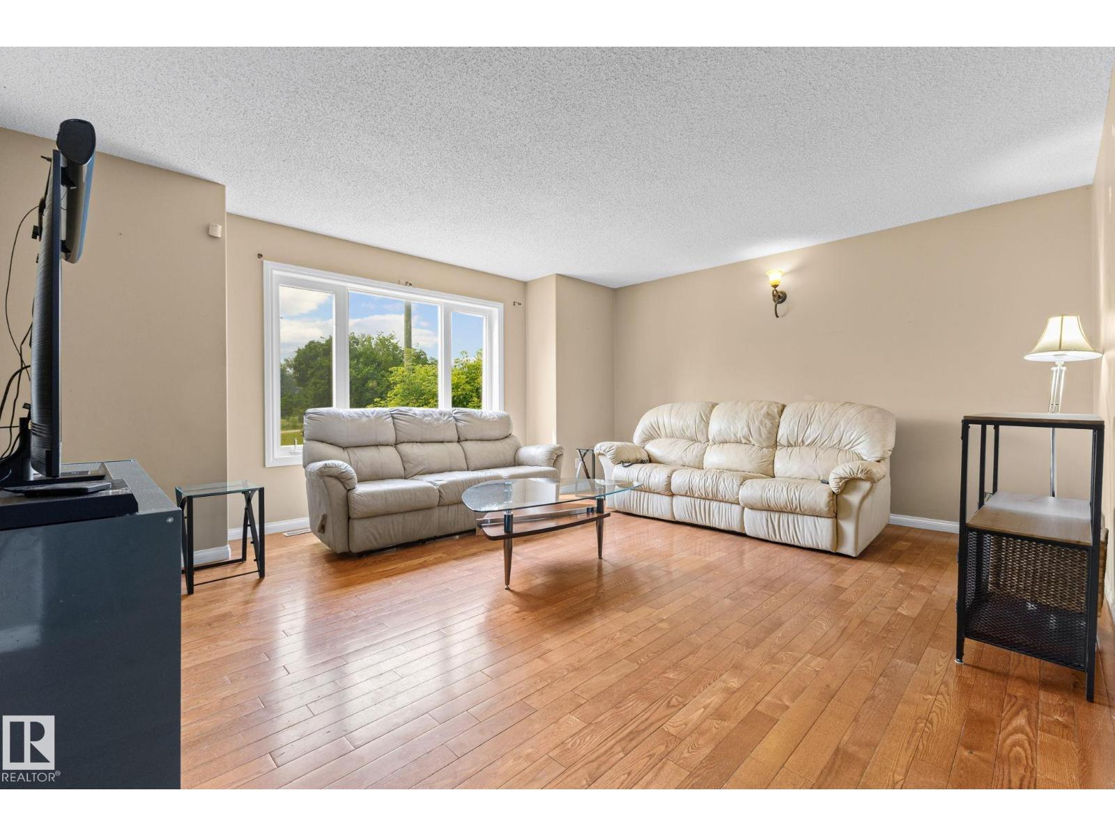 4712 48 ST - Image 5