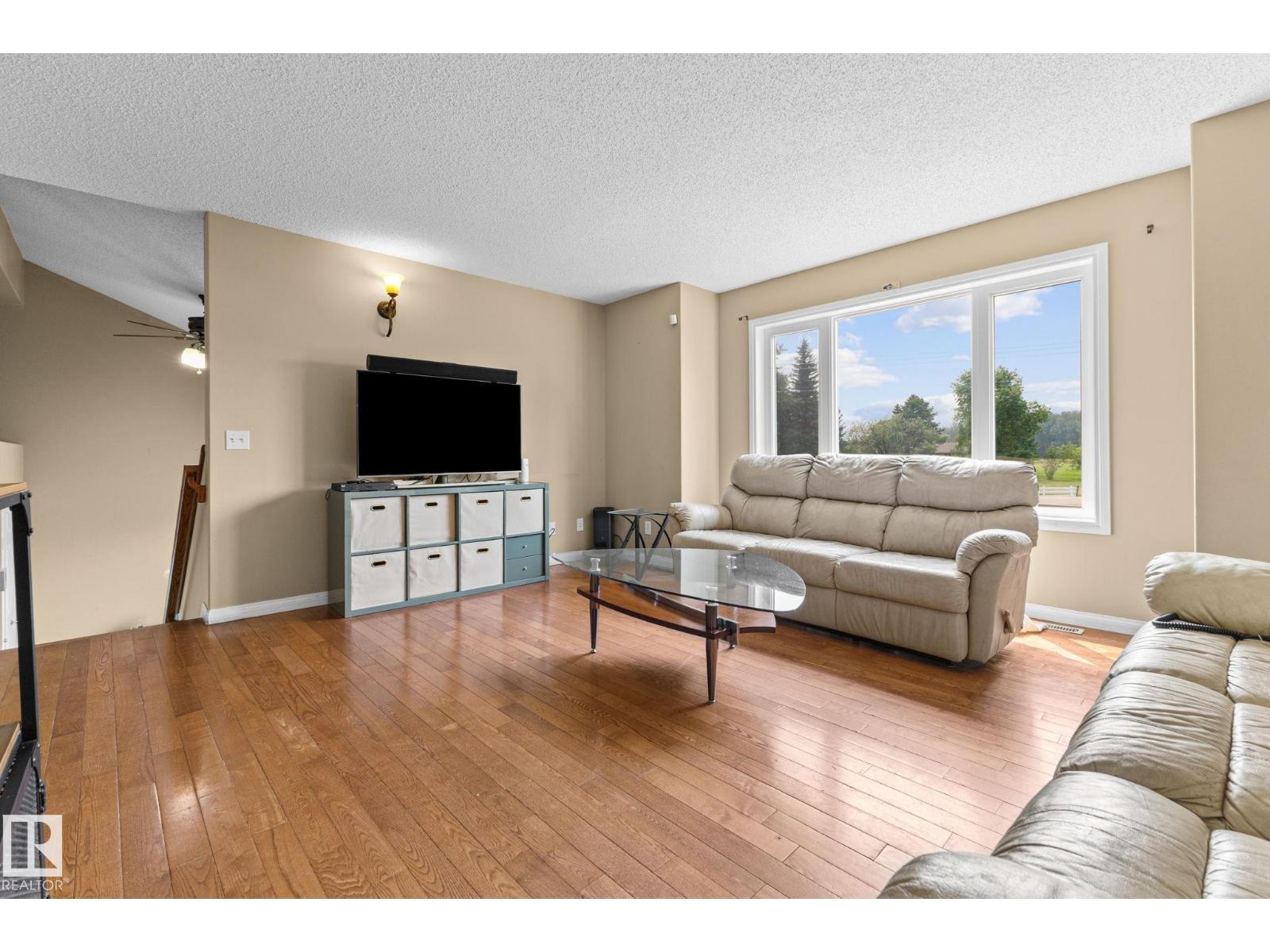 4712 48 ST - 6