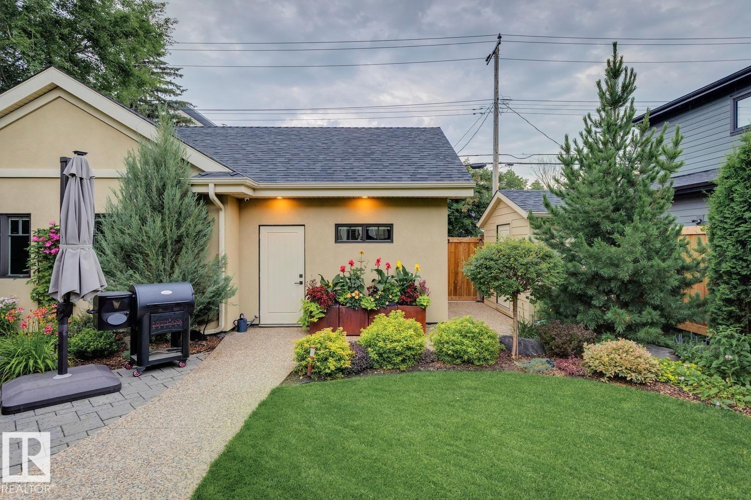 8927 117 ST NW - 65