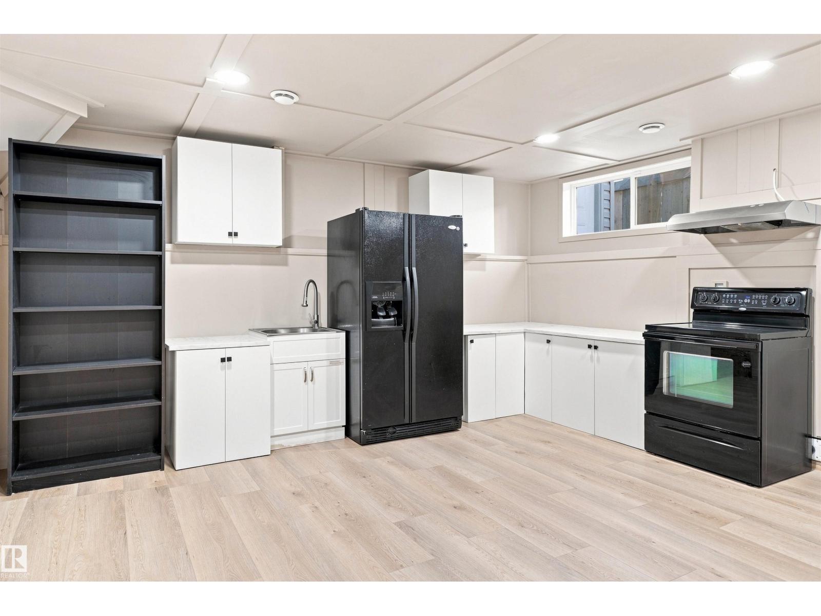 1328 80 ST SW - 32