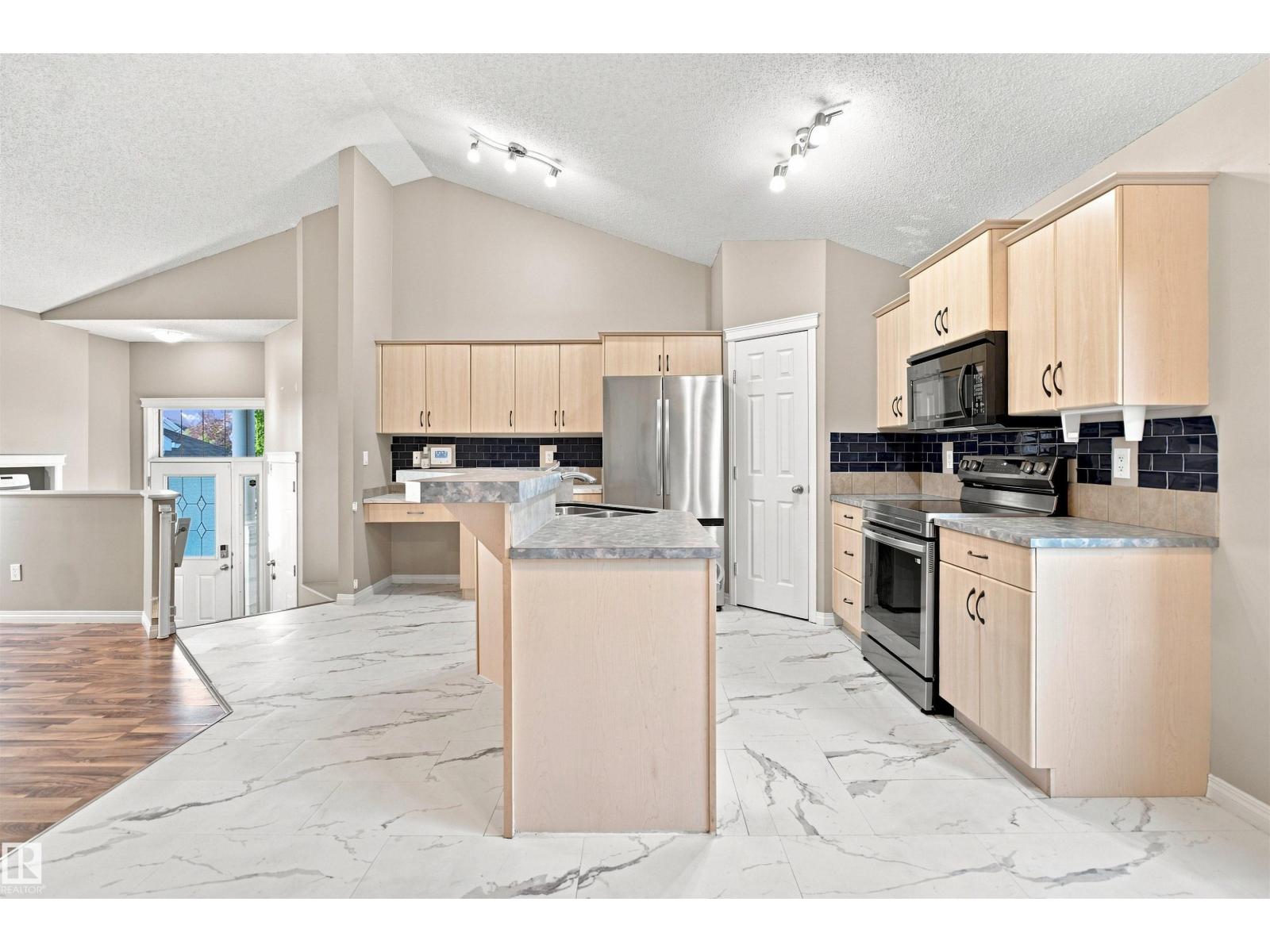 1328 80 ST SW - 8