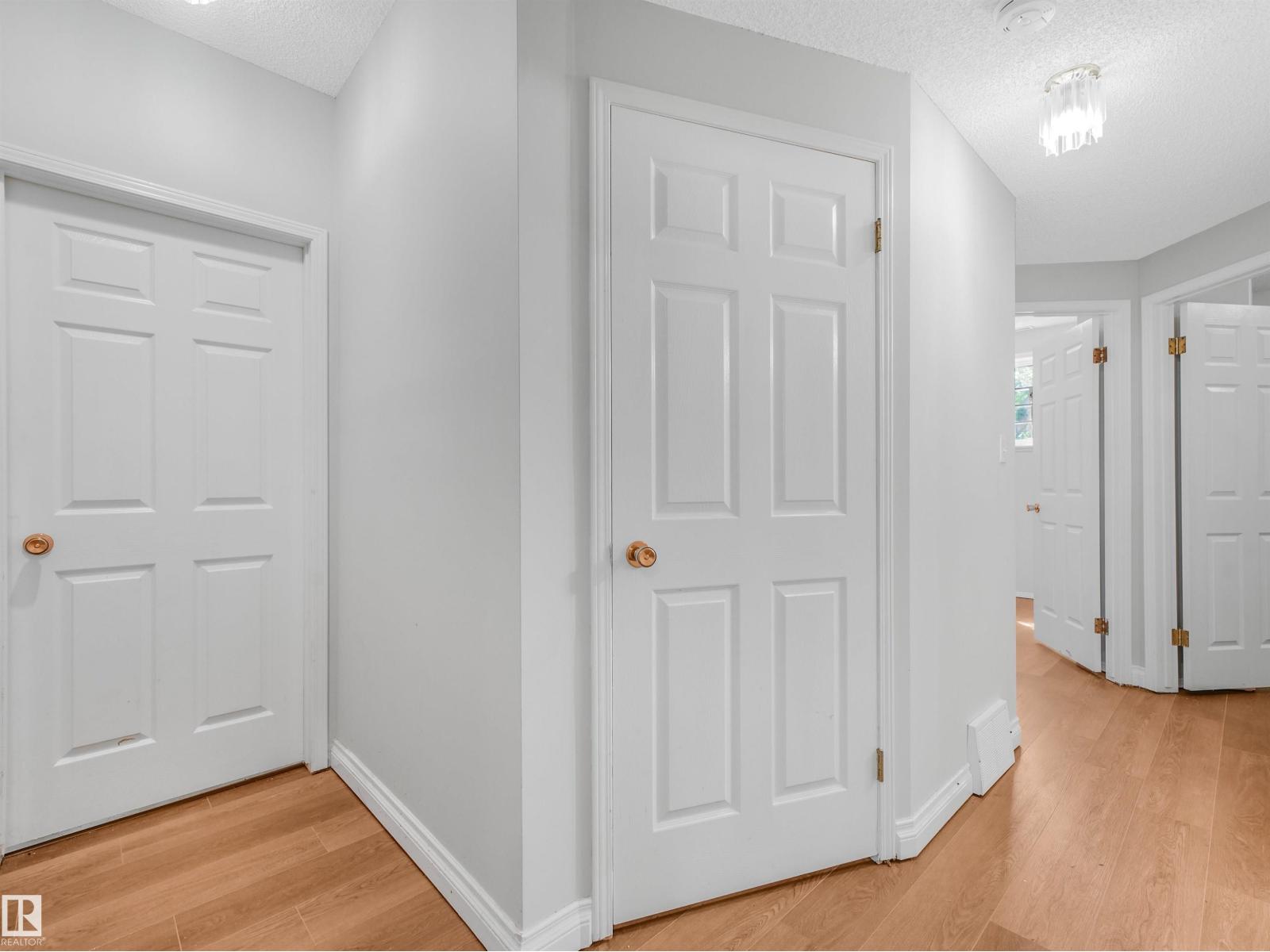 #2 3311 58 ST NW - 29