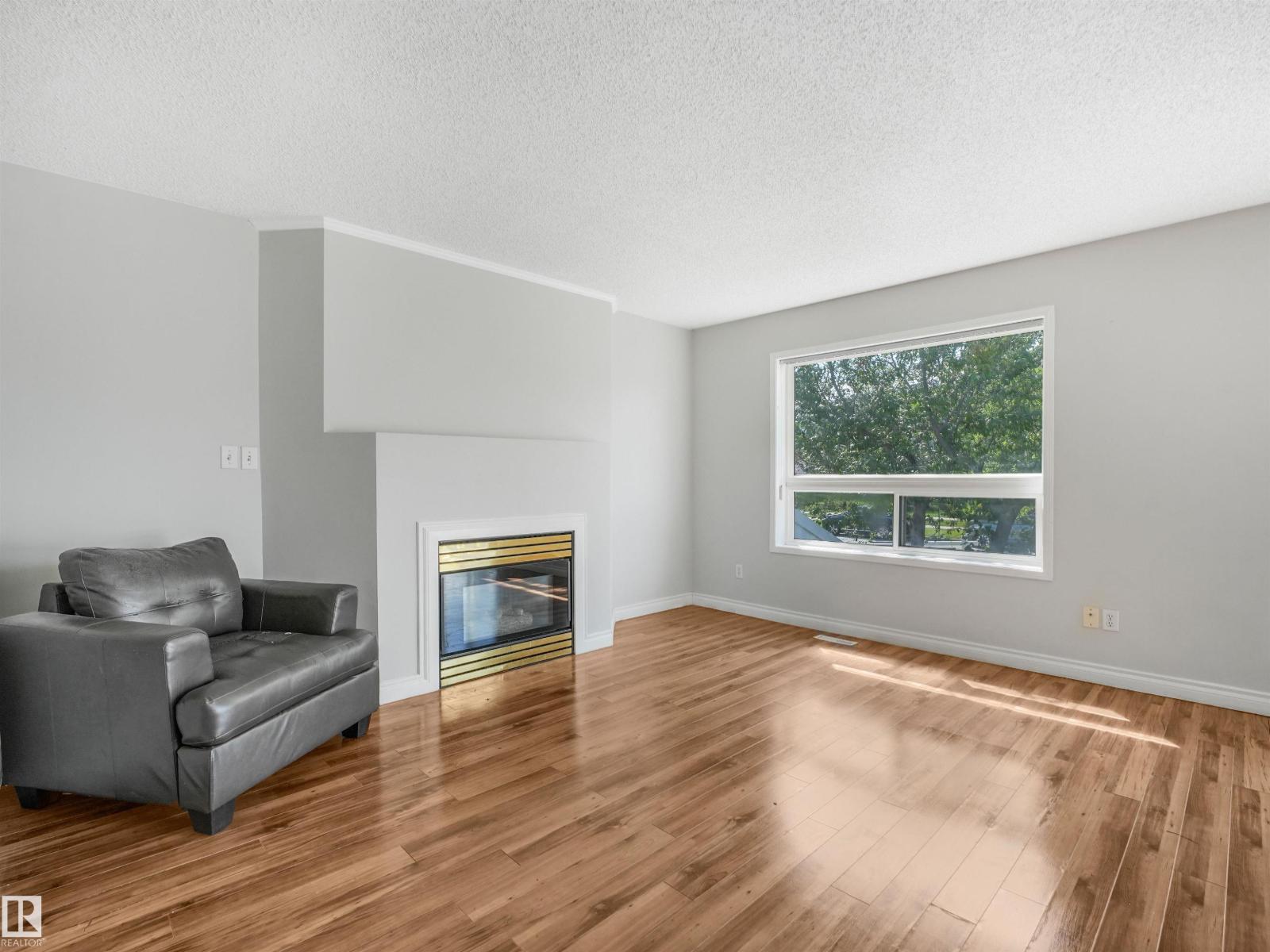 #2 3311 58 ST NW - 12