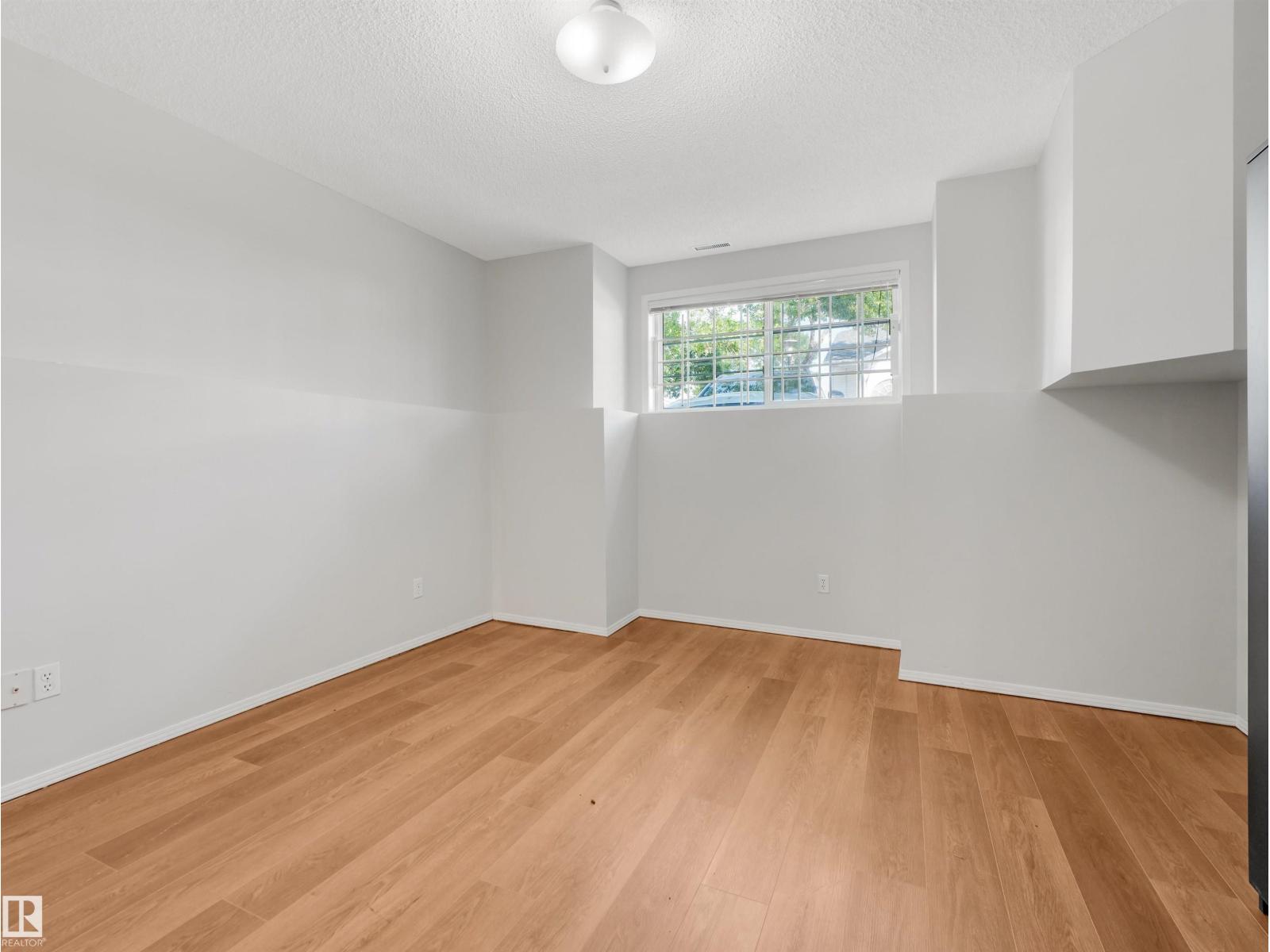 #2 3311 58 ST NW - 22