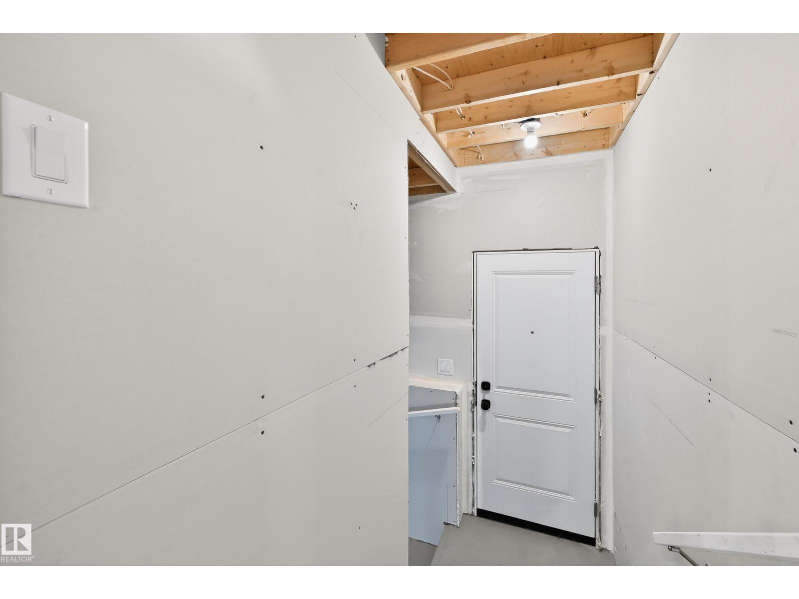 8019 228 ST NW - 37
