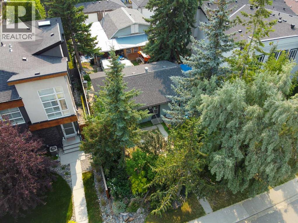 4919 21 Avenue NW, Montgomery, Calgary photo 2