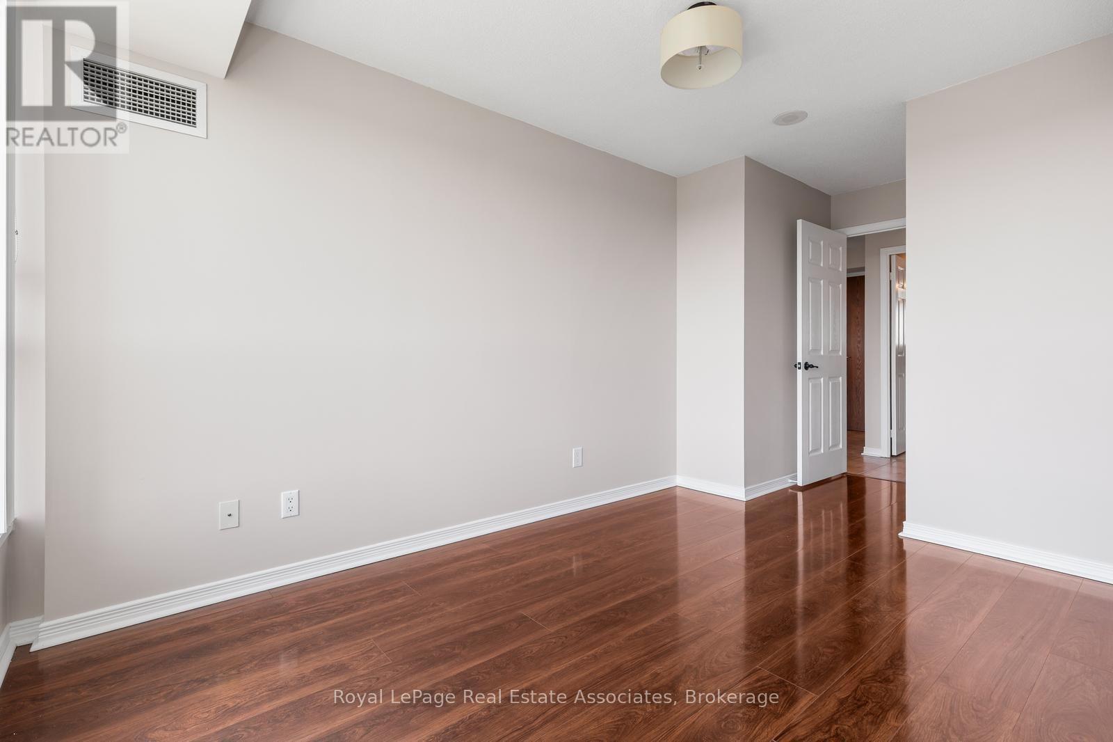 #1707 4889 KIMBERMOUNT AVENUE - 19