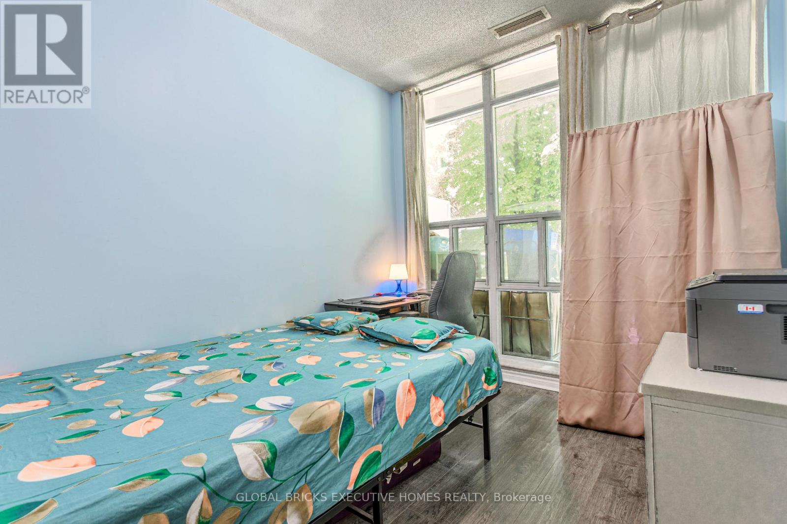 33 ELM DRIVE W - 13