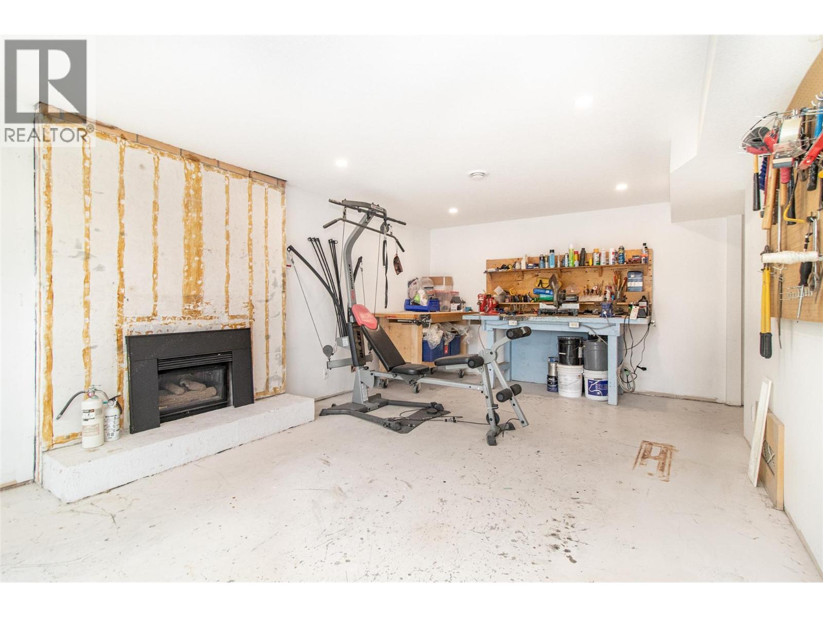 941 Anders Road - 39