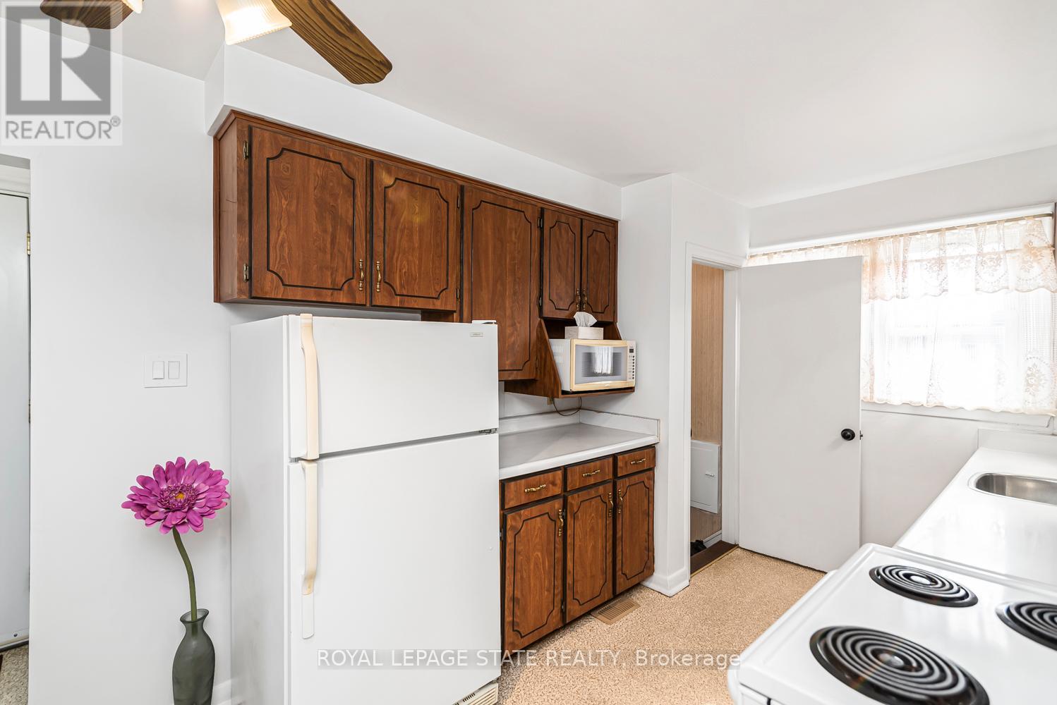 124 BROKER DRIVE - 14