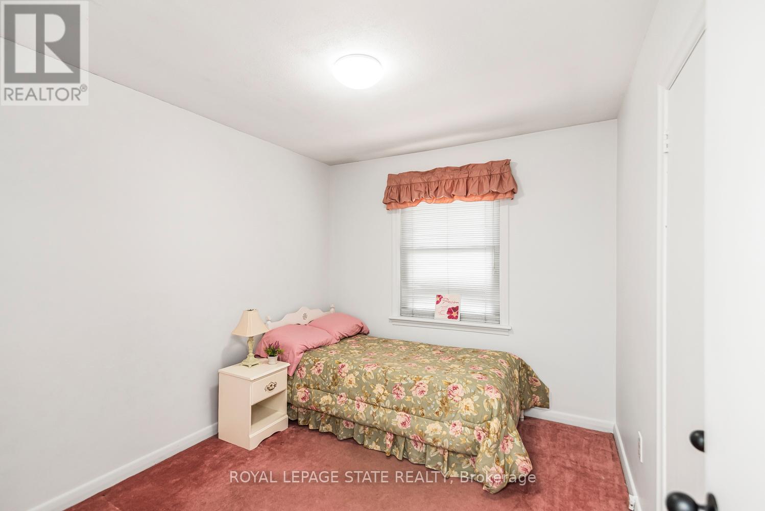 124 BROKER DRIVE - 19