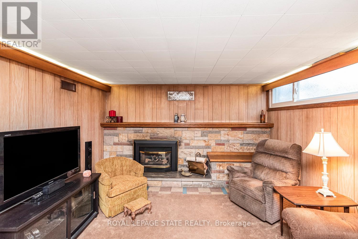 124 BROKER DRIVE - 26