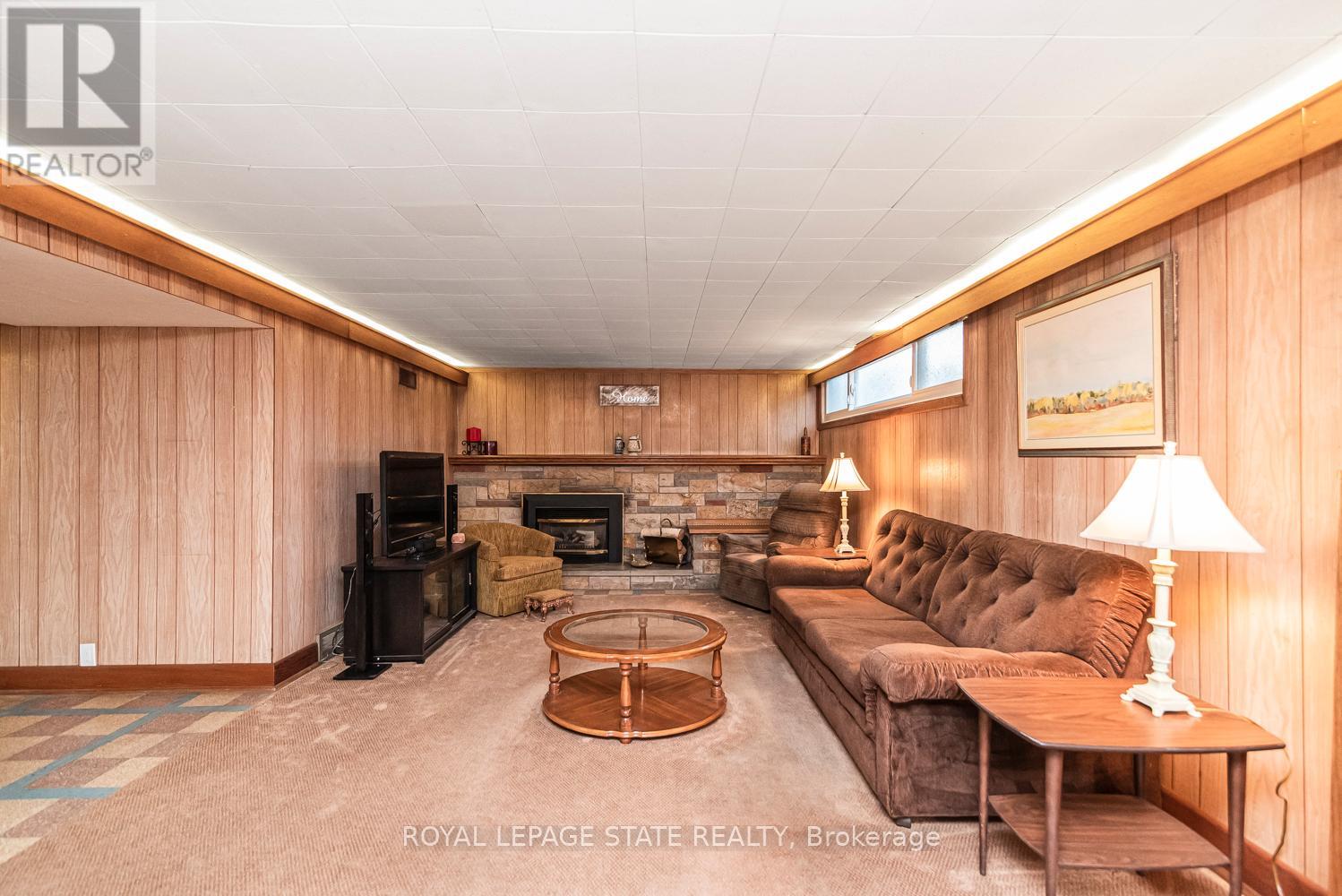 124 BROKER DRIVE - 29