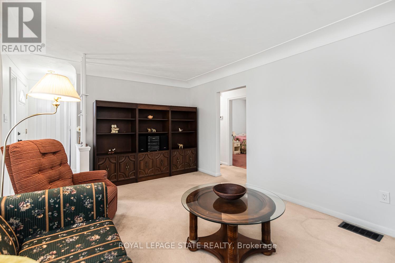 124 BROKER DRIVE - 7