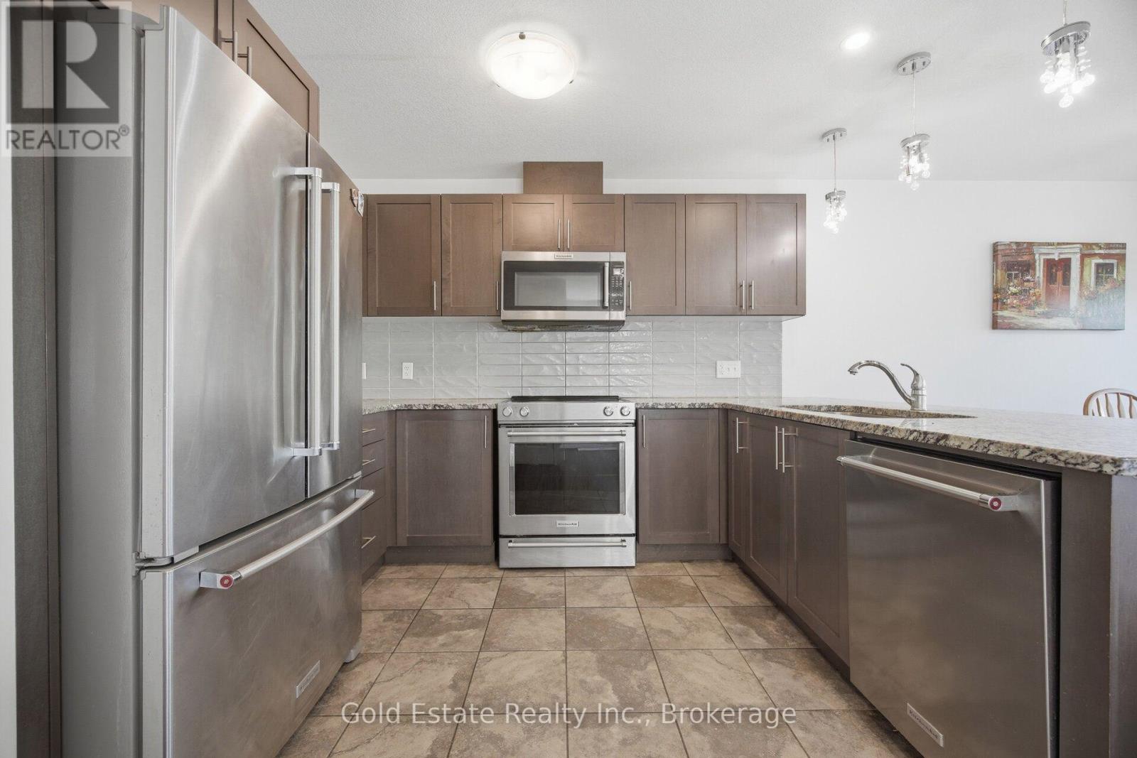 #85 135 HARDCASTLE DRIVE - 11
