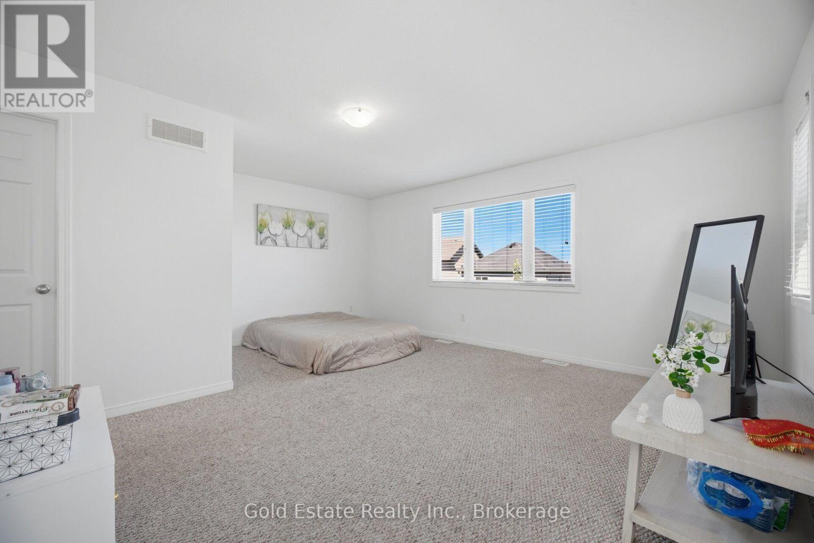 #85 135 HARDCASTLE DRIVE - 26