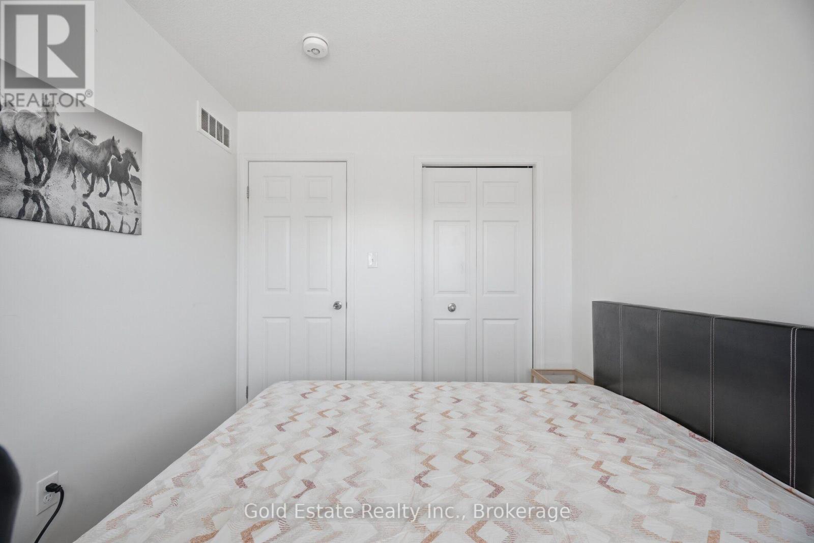 #85 135 HARDCASTLE DRIVE - 35