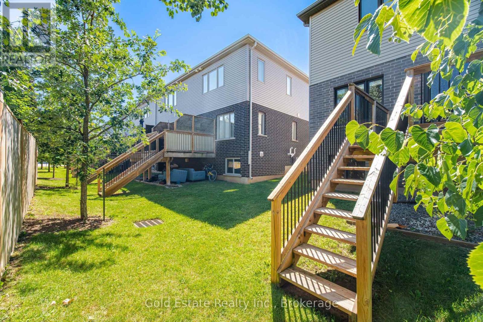 #85 135 HARDCASTLE DRIVE - 40