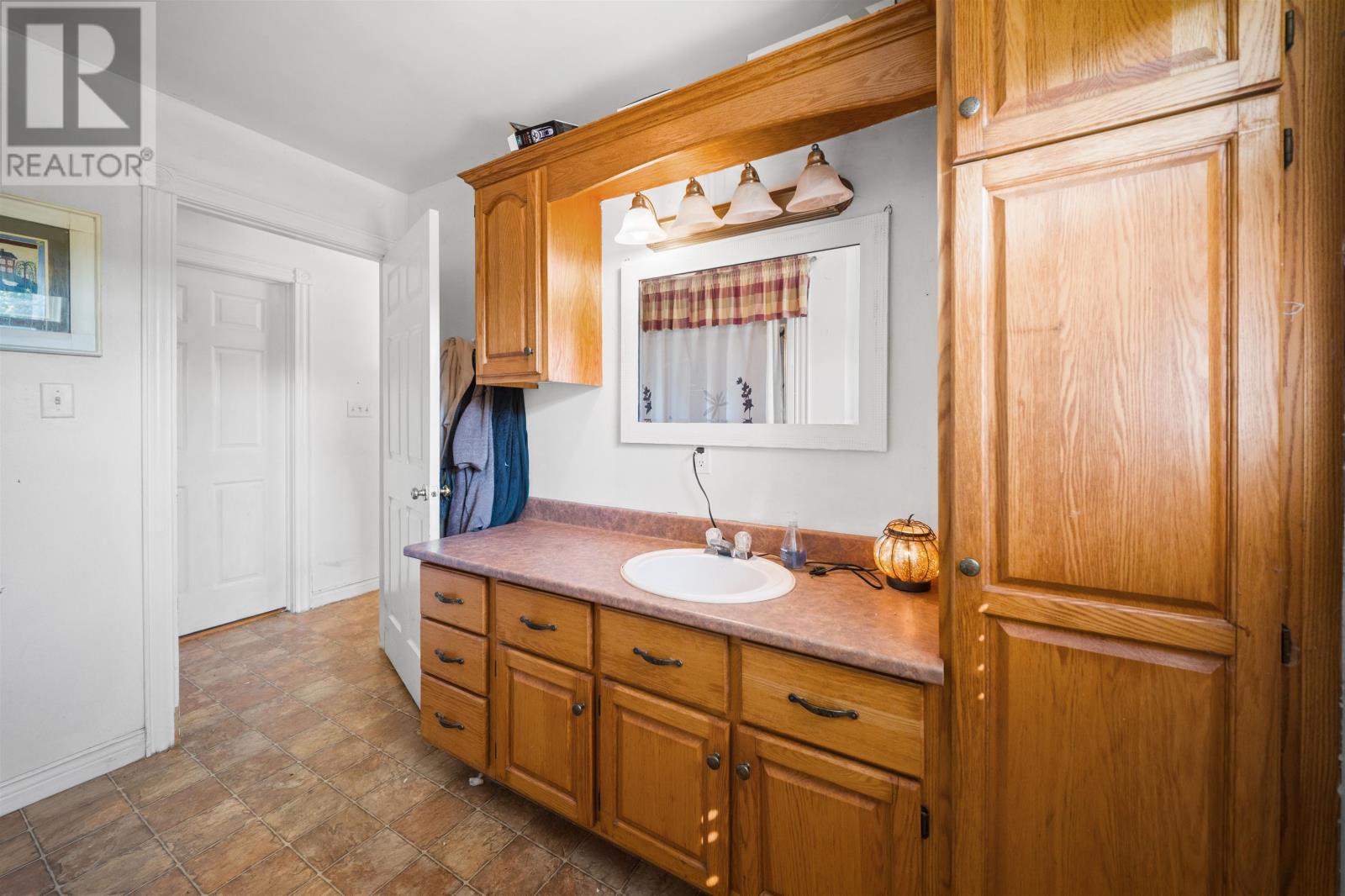 370 Diversion Road - 28