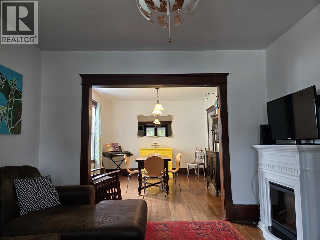 141 RICHARD STREET - 11