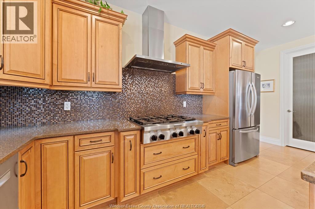 1108 REGENCY CRESCENT - 12