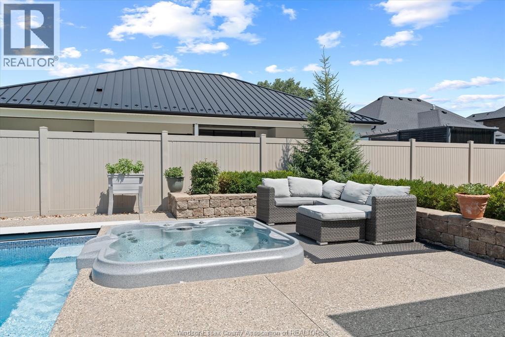 1108 REGENCY CRESCENT - 39