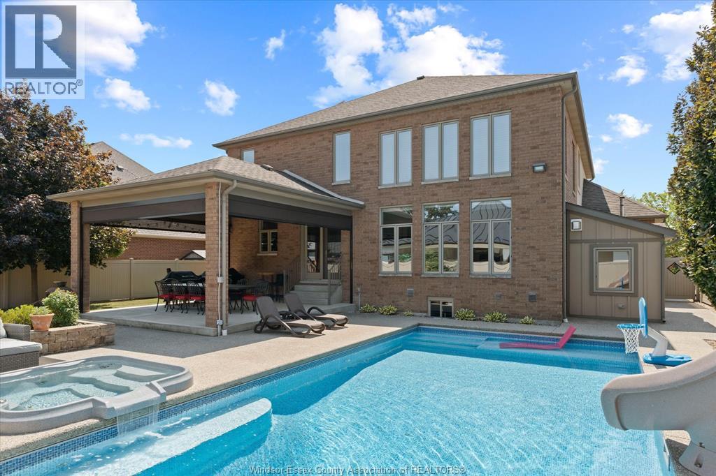 1108 REGENCY CRESCENT - 37