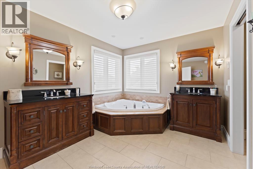1108 REGENCY CRESCENT - Image 28