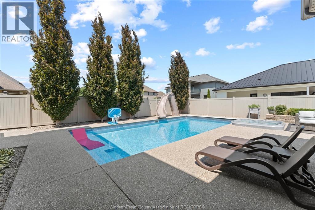 1108 REGENCY CRESCENT - 38