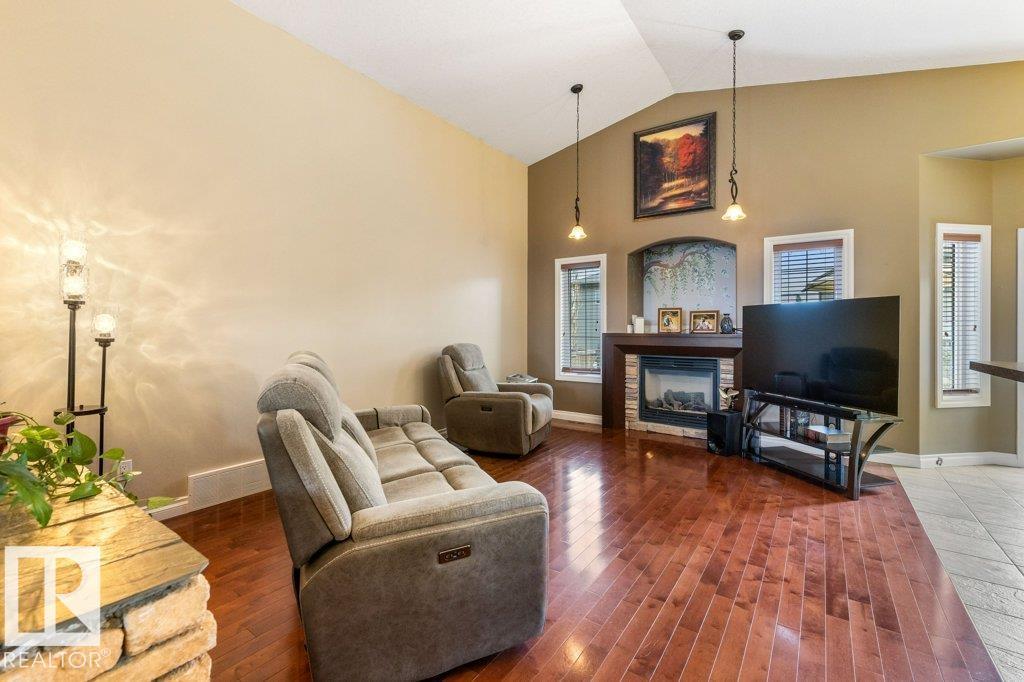 10107 97 ST - 8