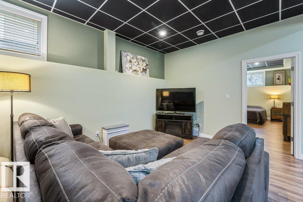 10107 97 ST - Image 37