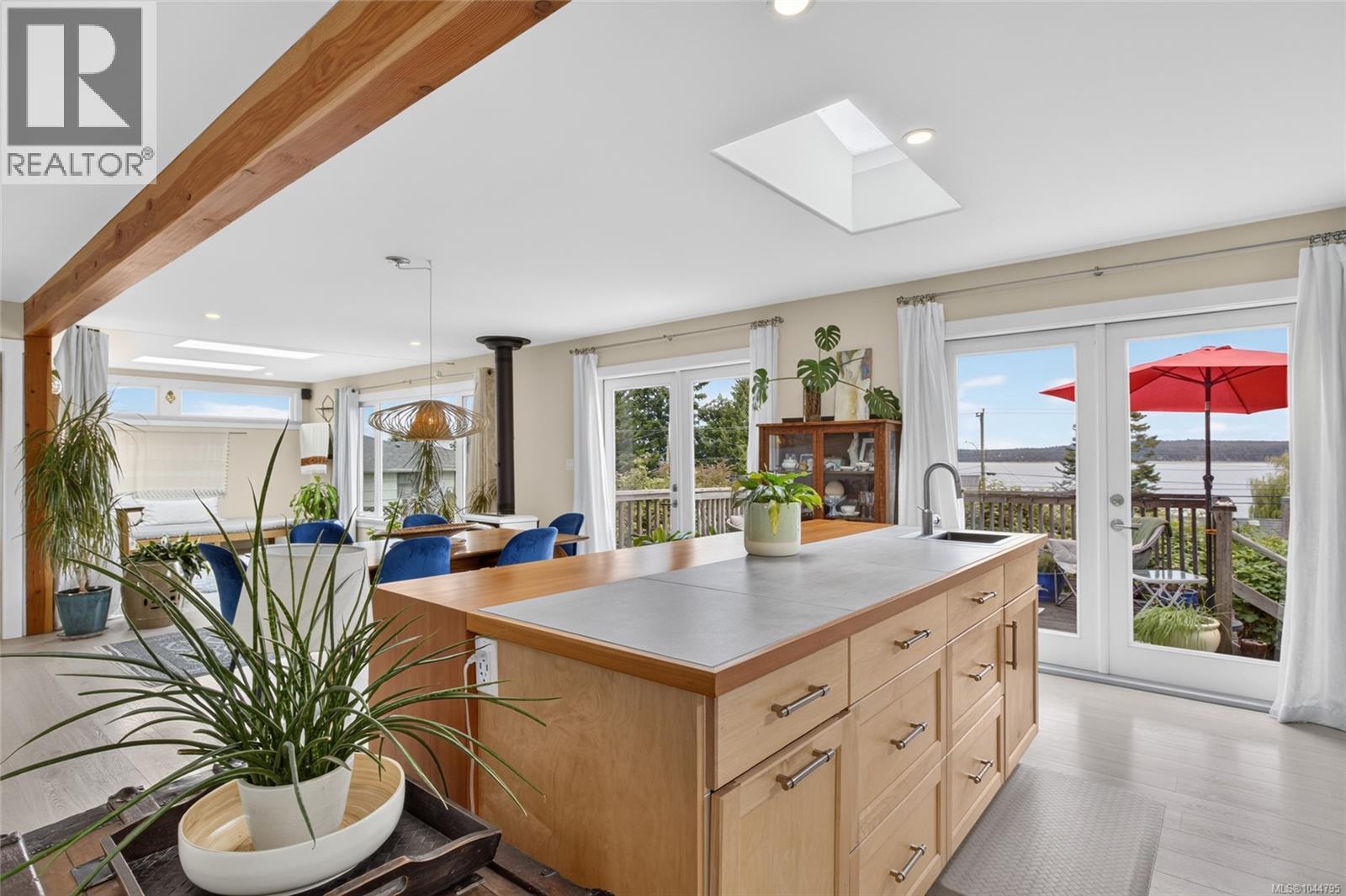 5674 Market St - 6