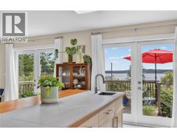 5674 Market St, Union Bay, BC V0R3B0 Photo 10