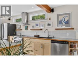 5674 Market St, Union Bay, BC V0R3B0 Photo 12