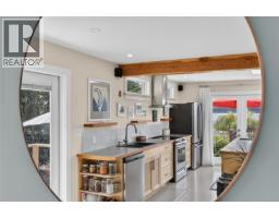 5674 Market St, Union Bay, BC V0R3B0 Photo 13