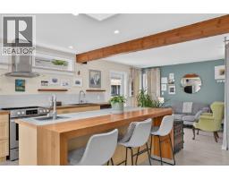 5674 Market St, Union Bay, BC V0R3B0 Photo 14