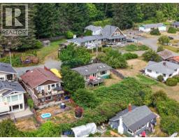 5674 Market St, Union Bay, BC V0R3B0 Photo 37
